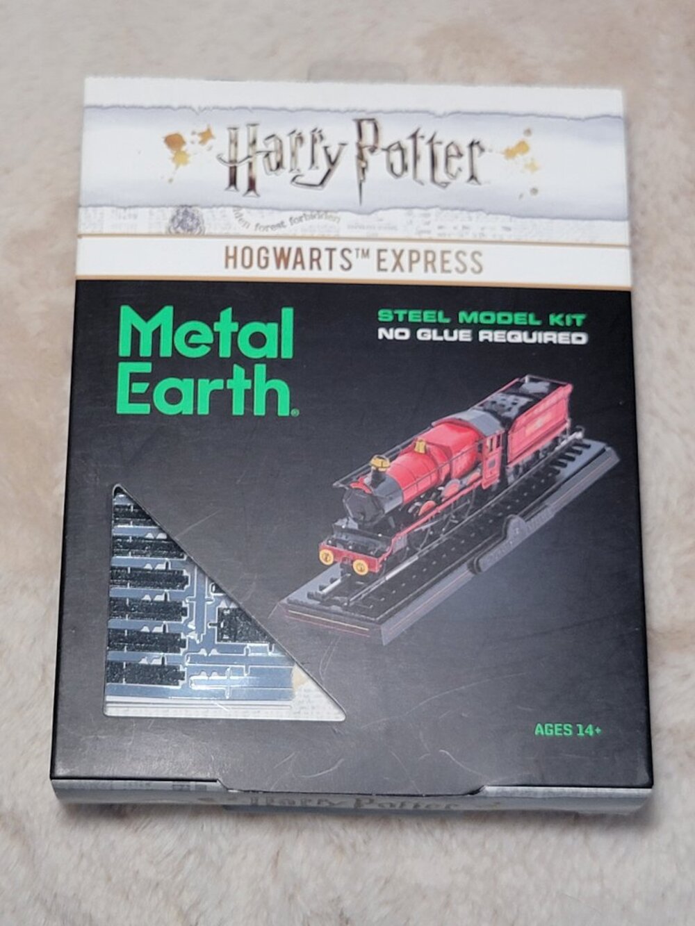 Metal Earth Harry Potter Hogwarts Express with Track Steel Model Kit - Box D
